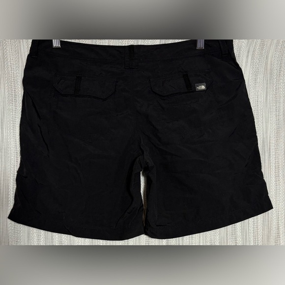 The North Face Black Flat Front Shorts Lightweight Athletic Wear size 10 - Picture 3 of 5